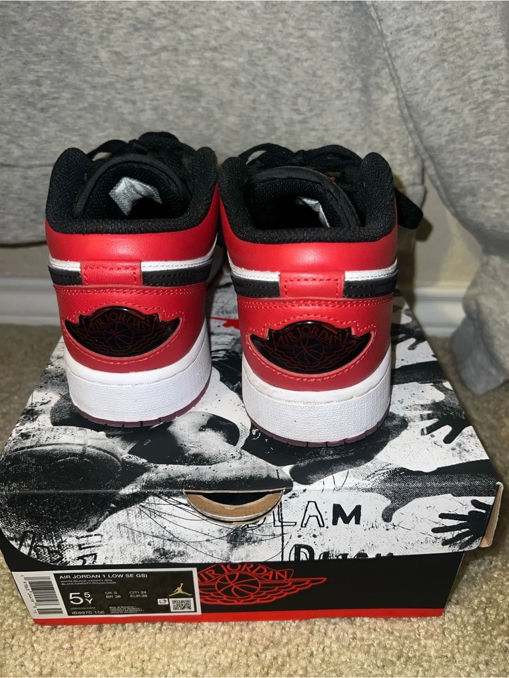 Nike Air Jordan big kids s5.5 Low-Top Sneakers in Black White and Red
